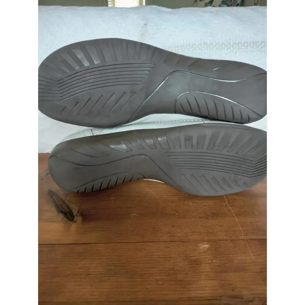 Women's 9.5 W Light Beige Walking Cradles Zip-Front‎ Comfort Shoes